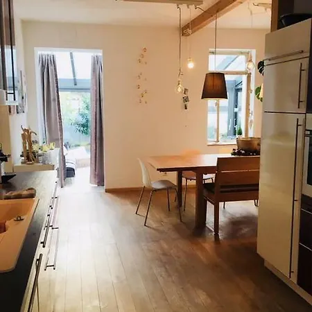 Vakantiehuis Gemutliches Stadthaus Mit Privatem Hof Und Garten